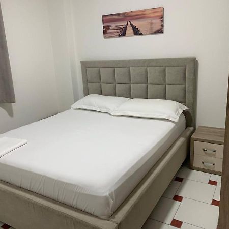 Jasmine Apartments Sarandë Buitenkant foto