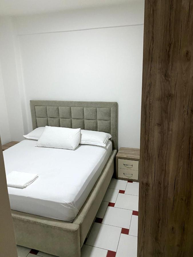 Jasmine Apartments Sarandë Buitenkant foto