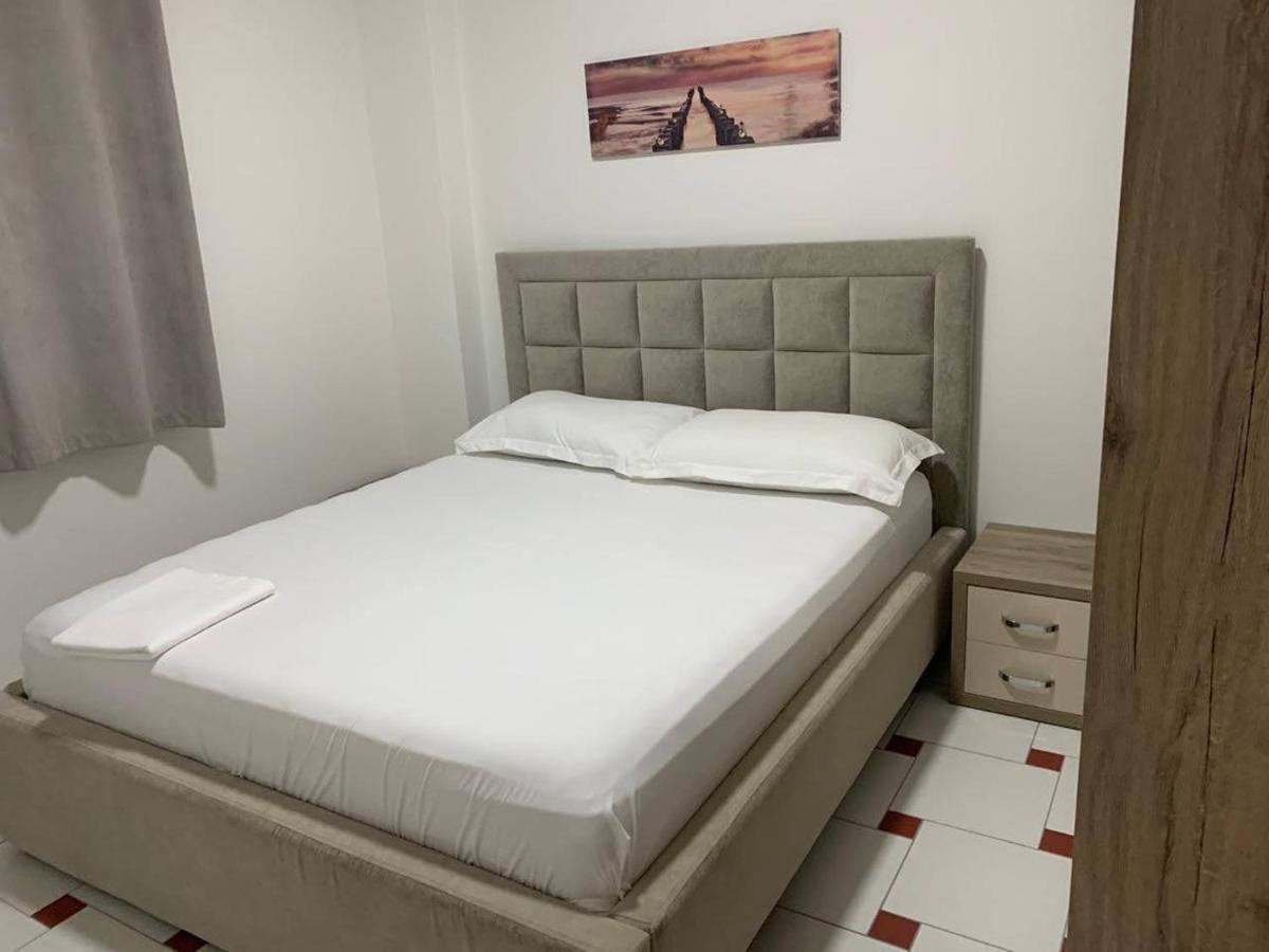 Jasmine Apartments Sarandë Buitenkant foto