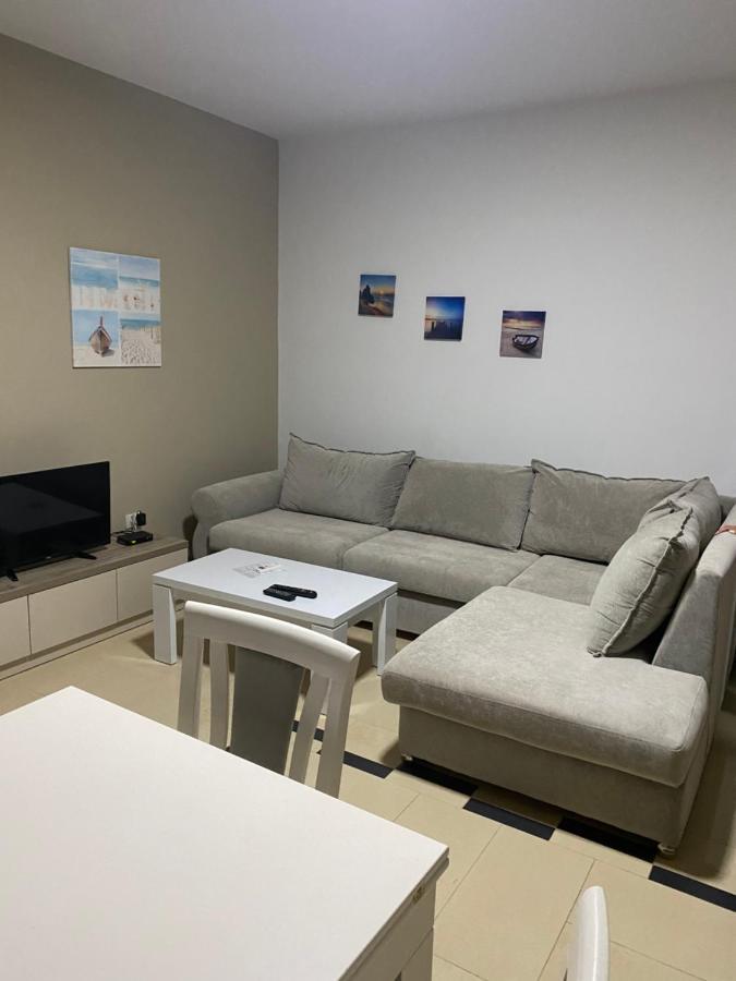 Jasmine Apartments Sarandë Buitenkant foto