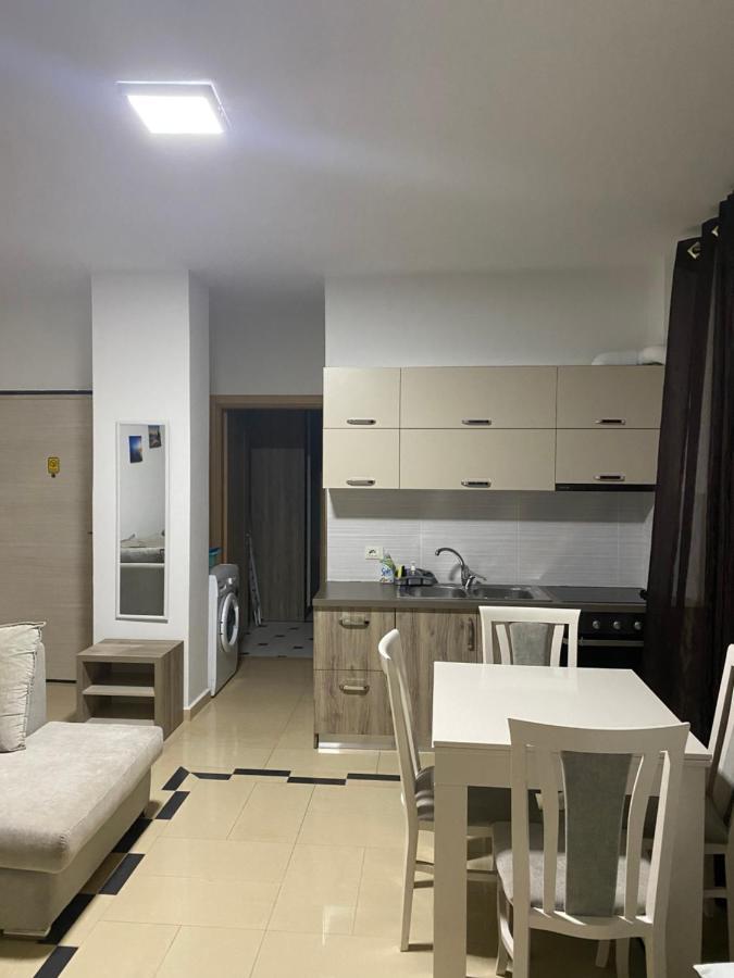 Jasmine Apartments Sarandë Buitenkant foto