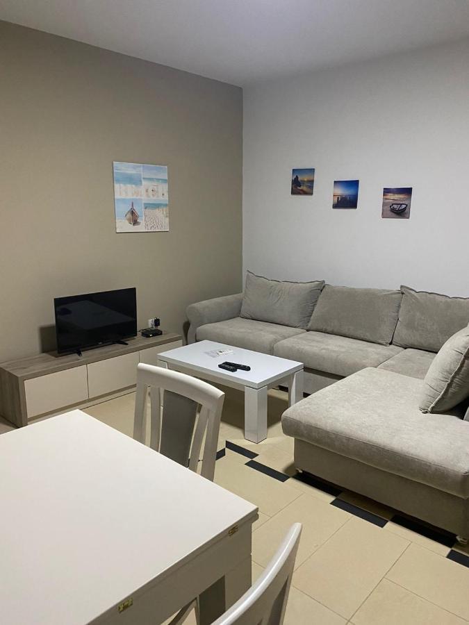 Jasmine Apartments Sarandë Buitenkant foto