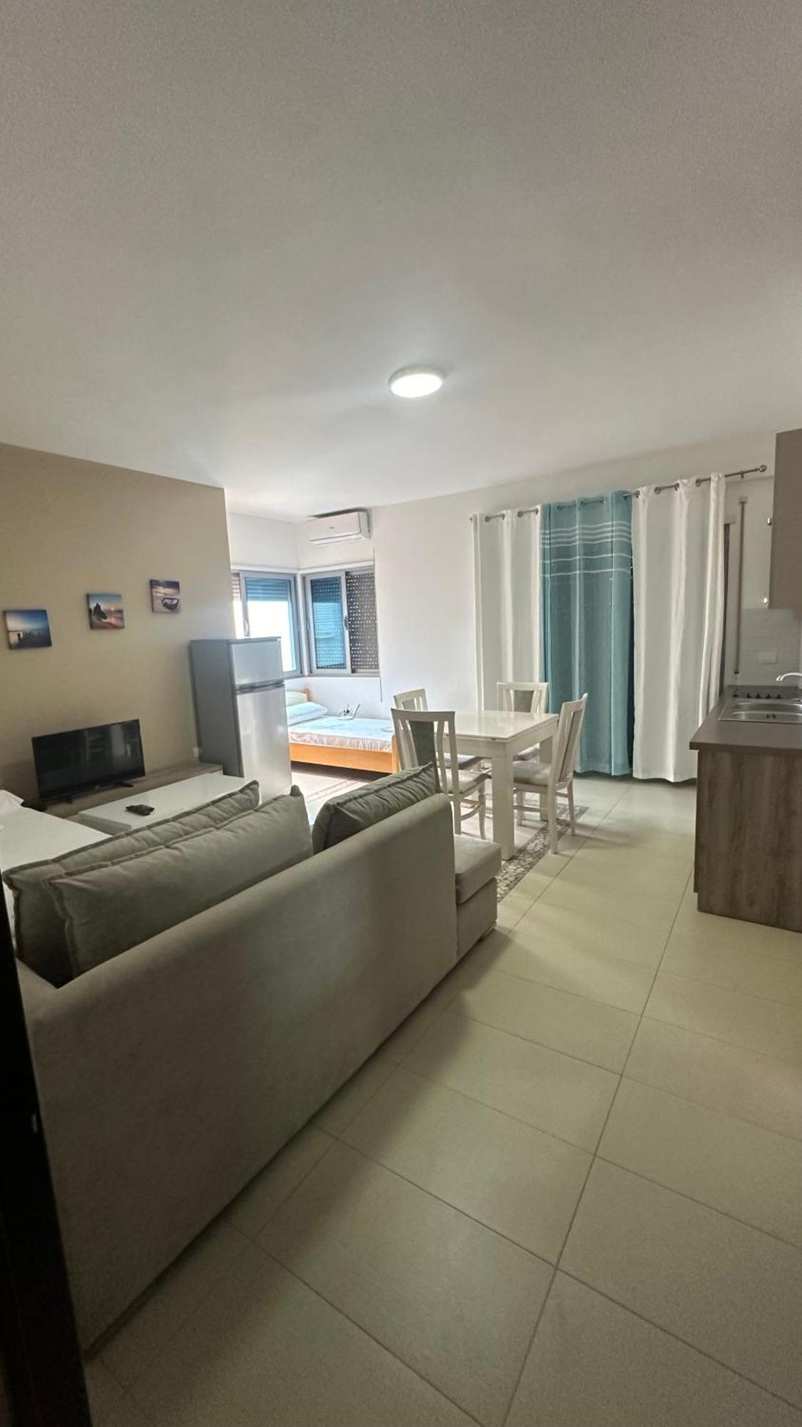 Jasmine Apartments Sarandë Buitenkant foto