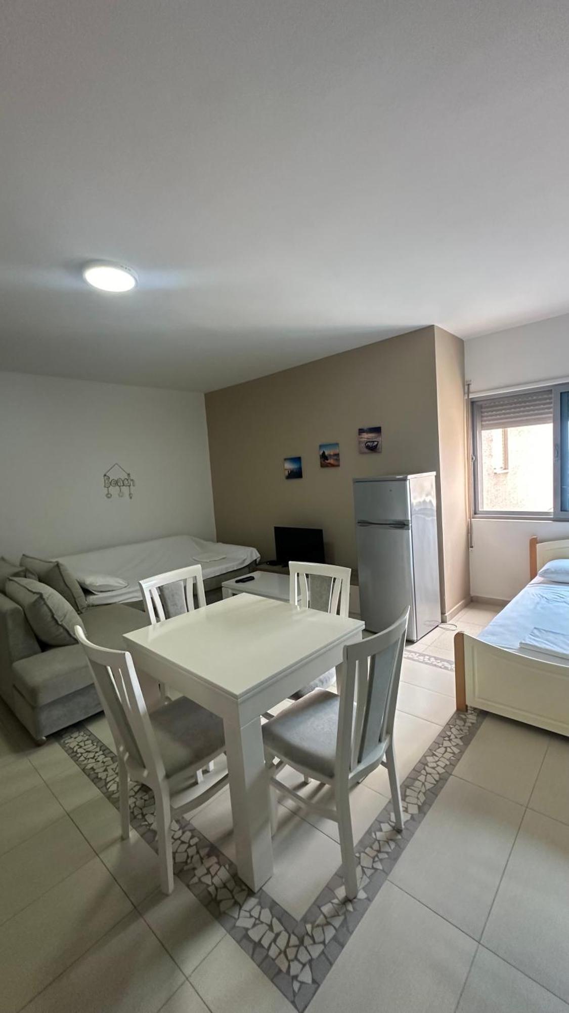 Jasmine Apartments Sarandë Buitenkant foto