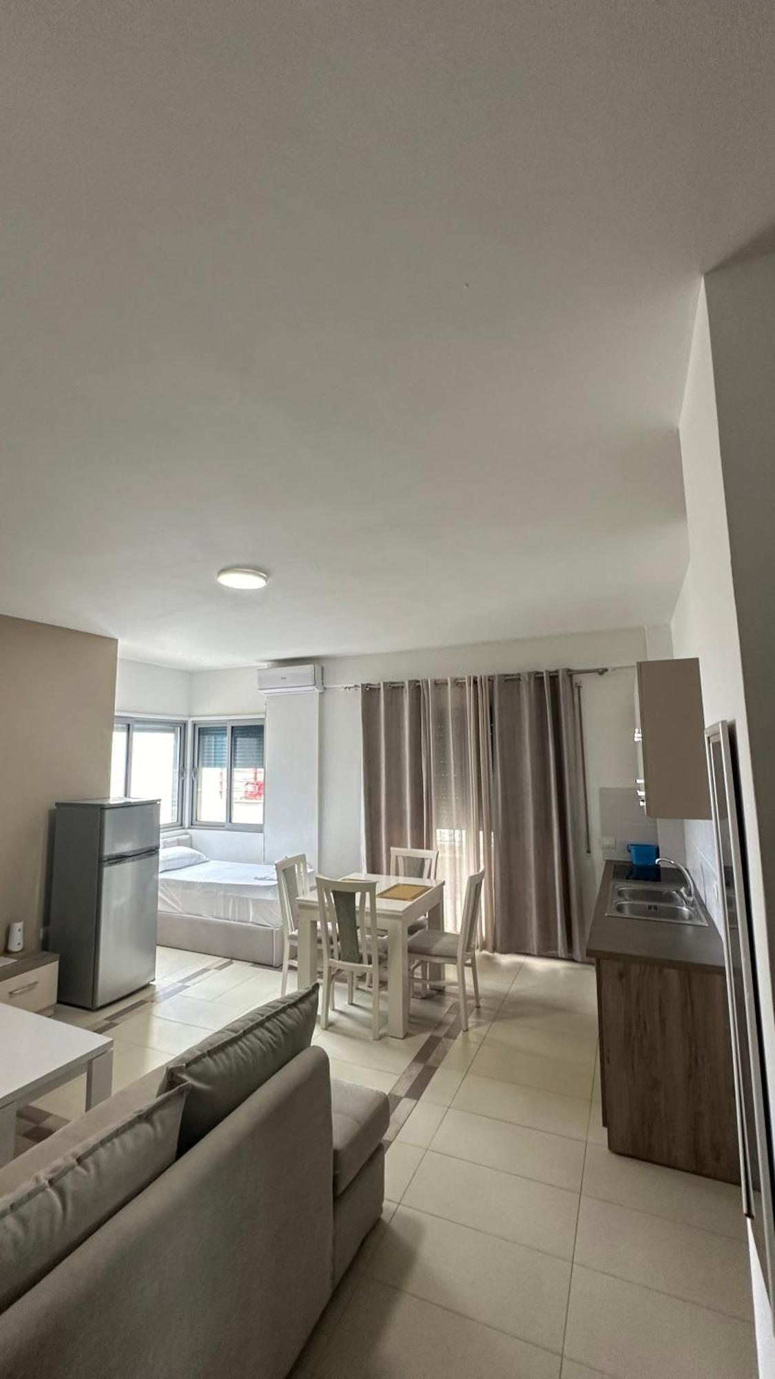 Jasmine Apartments Sarandë Buitenkant foto