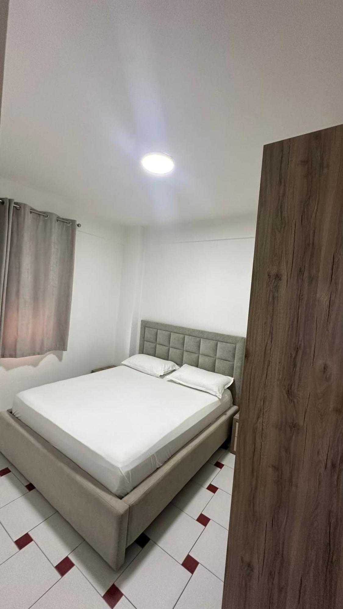 Jasmine Apartments Sarandë Buitenkant foto