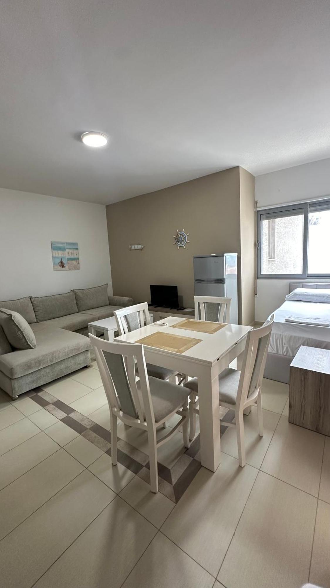 Jasmine Apartments Sarandë Buitenkant foto